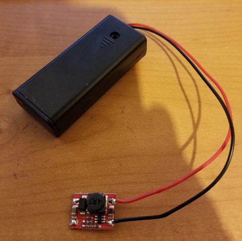 Simple AAA battery pack with built-in on/off switch