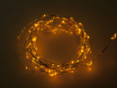 Superflex 3m 90 Yellow LED Strand with 3xAA Battery Box