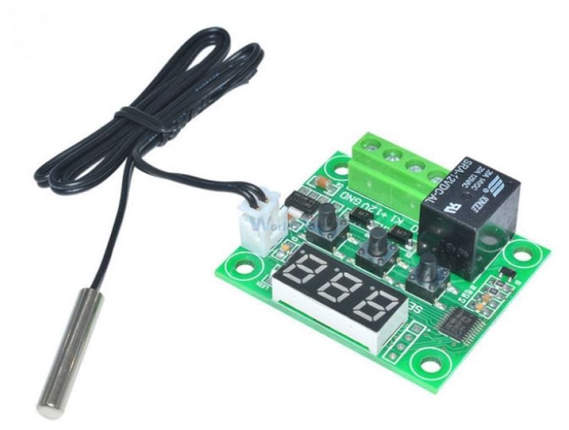 XH -W3001 thermostat 12V with temperature display, -50 ° C to 110 ° C